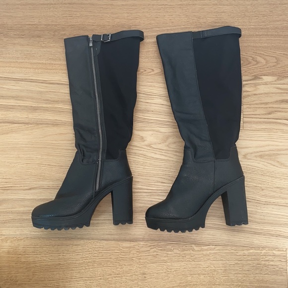 Torrid Black Knee High Lug Platform Boot - Picture 3 of 6